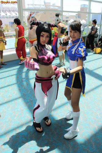 Juri and Chun Li cosplay